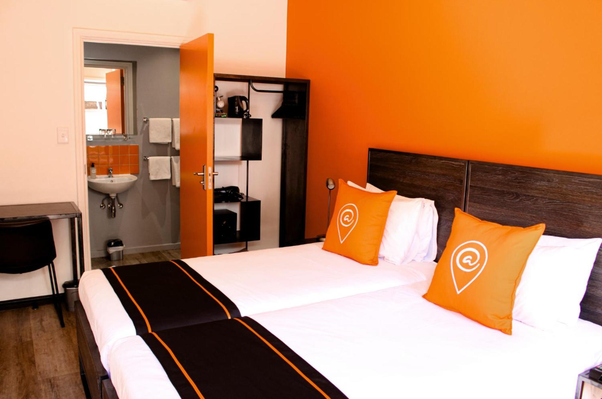 Never At Home Green Point Cape Town Exterior photo A room at the hotel